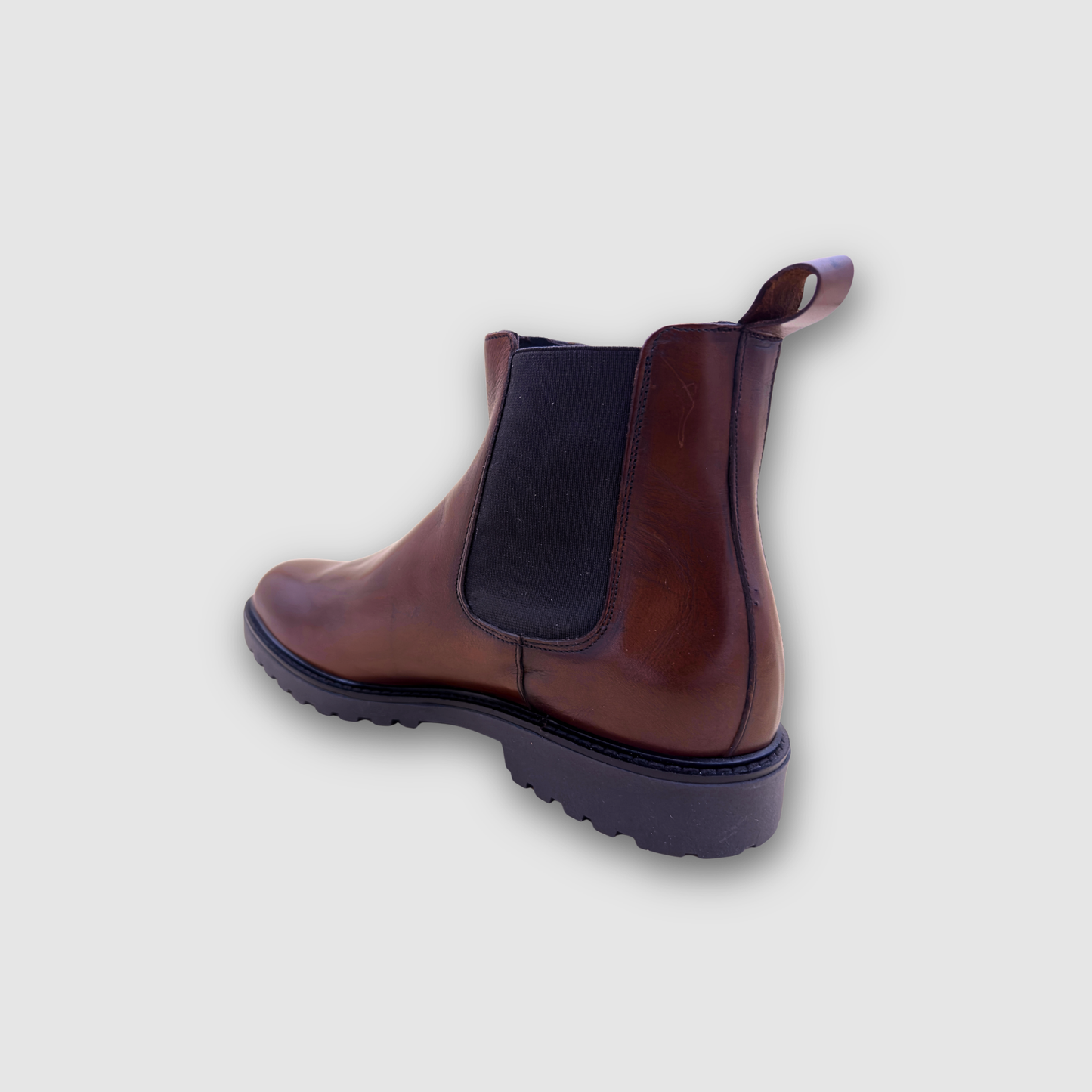 Boots Chelsea homme en cuir acajou fait main – Élégance intemporelle
