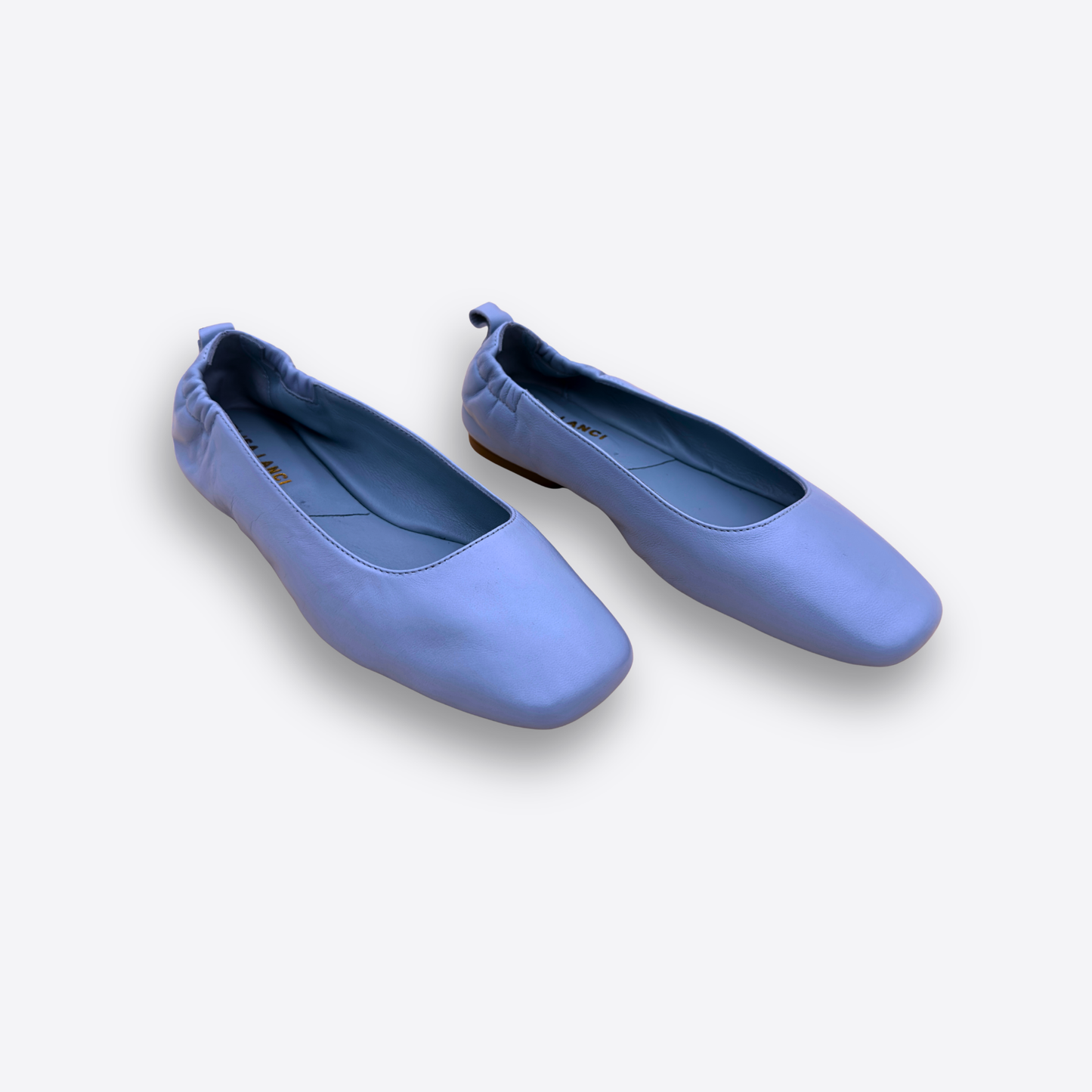Ballerines bleu ciel femme vue inclinée look chic et confortable