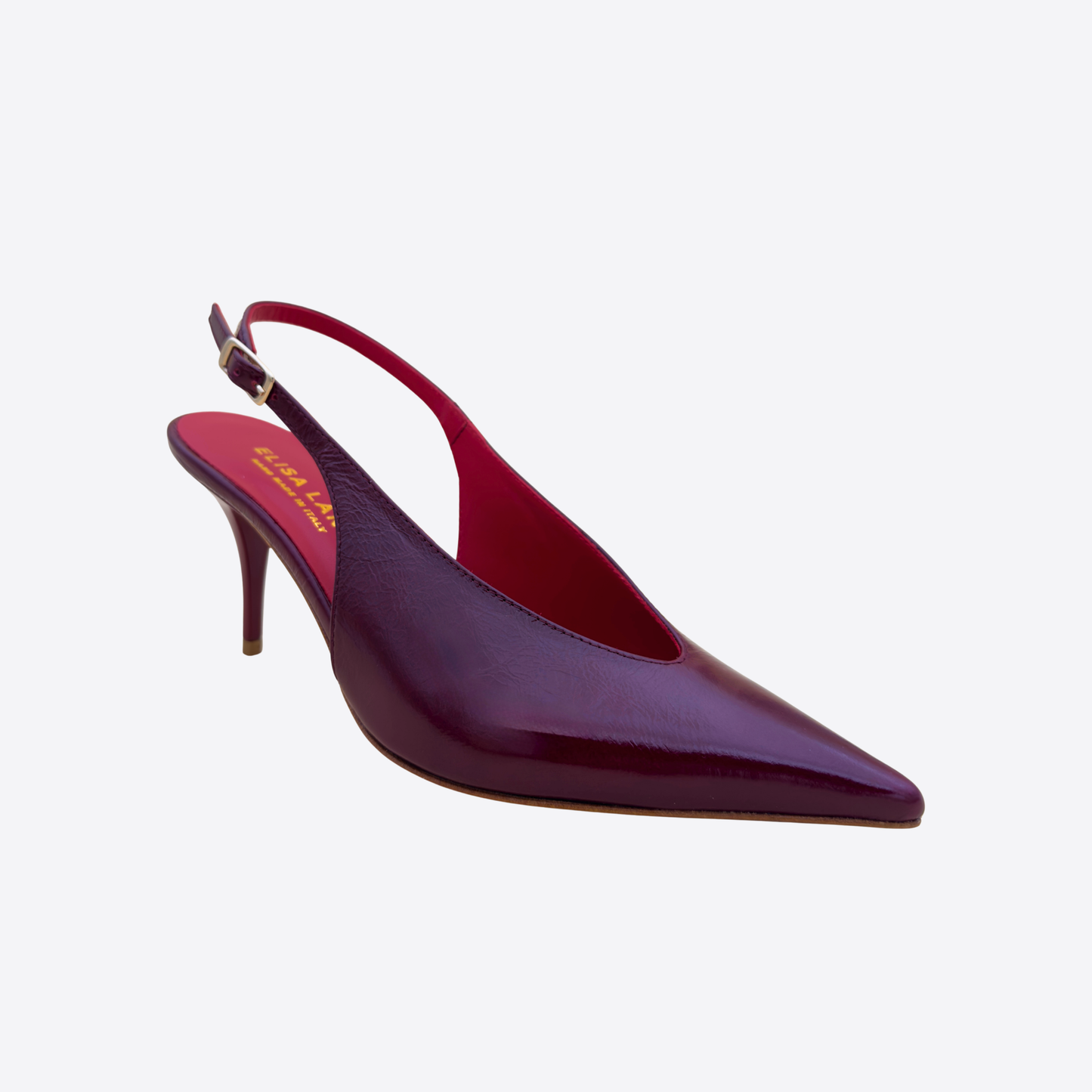 Escarpin bordeaux slingback vue inclinée détail cuir brillant et silhouette pointue