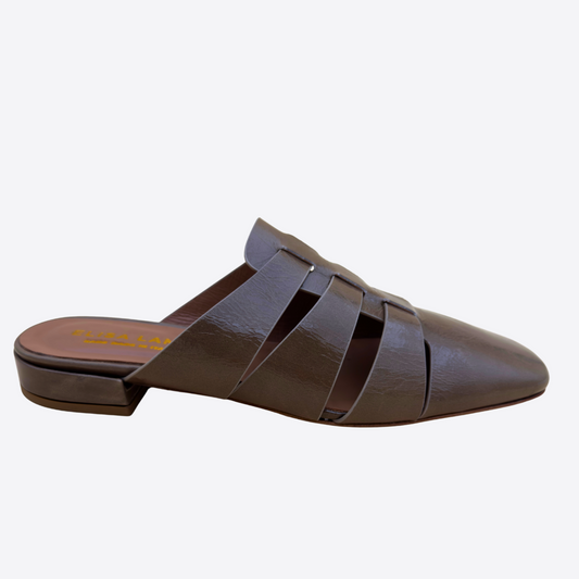 Mule femme cuir taupe vernis, chaussure élégante et facile à enfiler