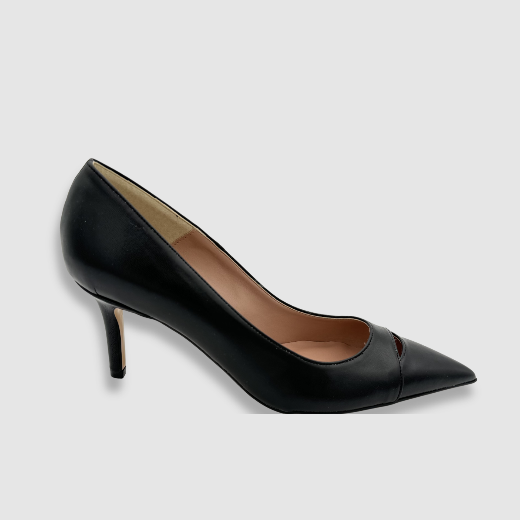 Profil escarpin noir femme cuir fait main ligne fine et élégante