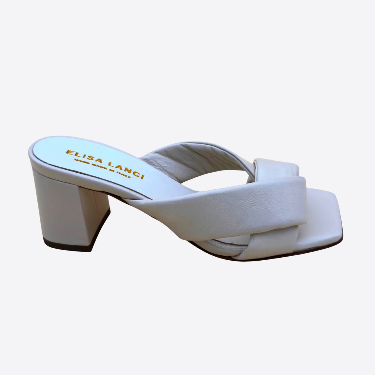Sandale mule blanche femme cuir talon carré profil latéral minimaliste chic