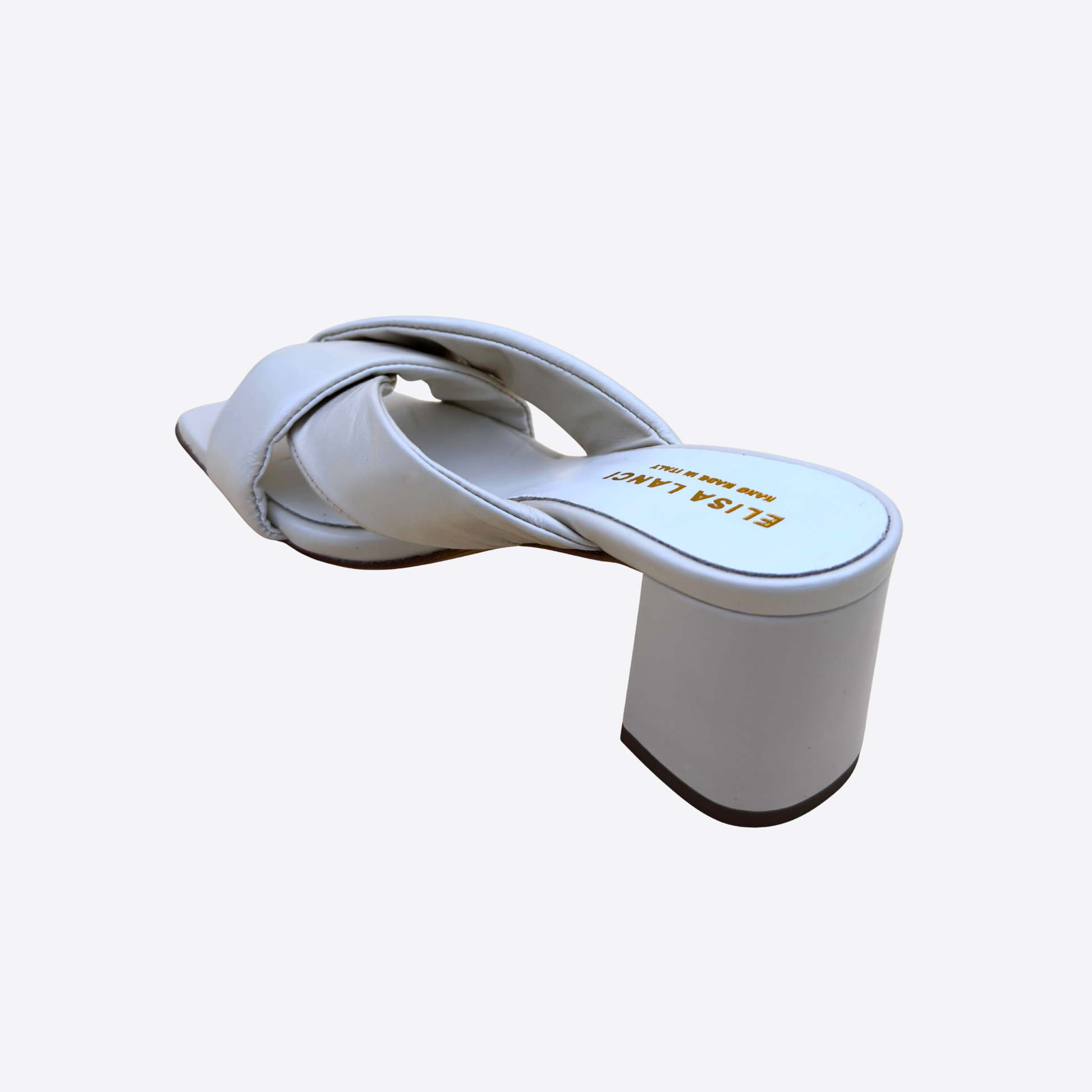 Mule blanche talon carré épais vue arrière cuir souple confortable