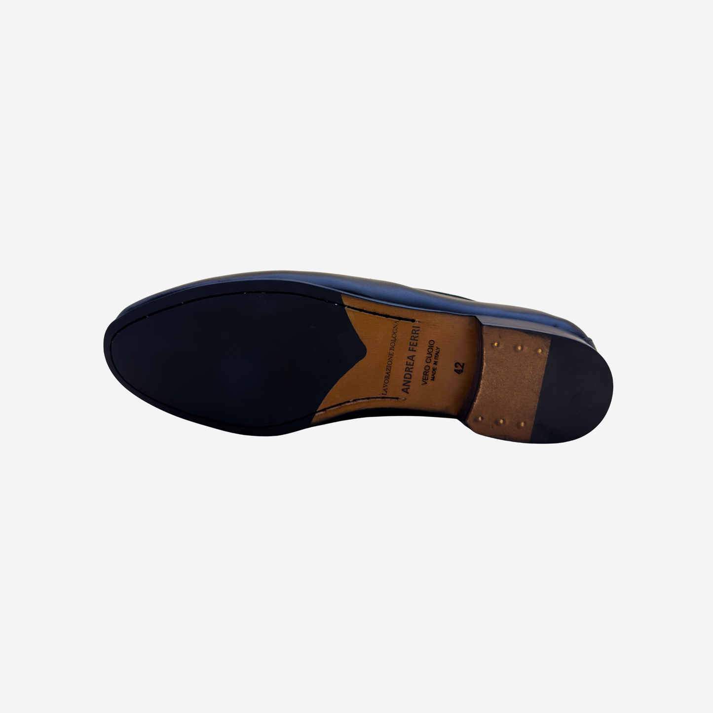 Semelle cuir mocassin homme avec talon renforcé et marquage fabrication italienne artisanale