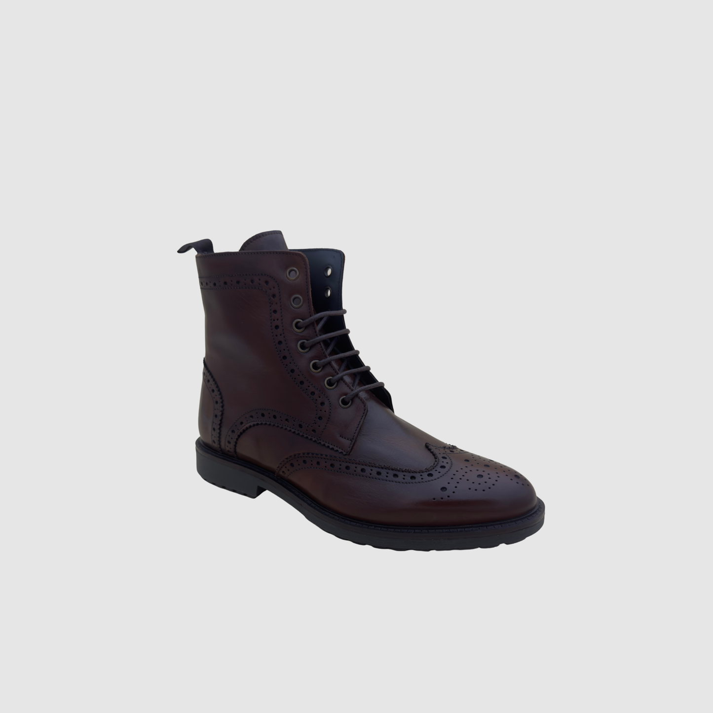 Bottines brogue cuir marron homme vue angle finition artisanale