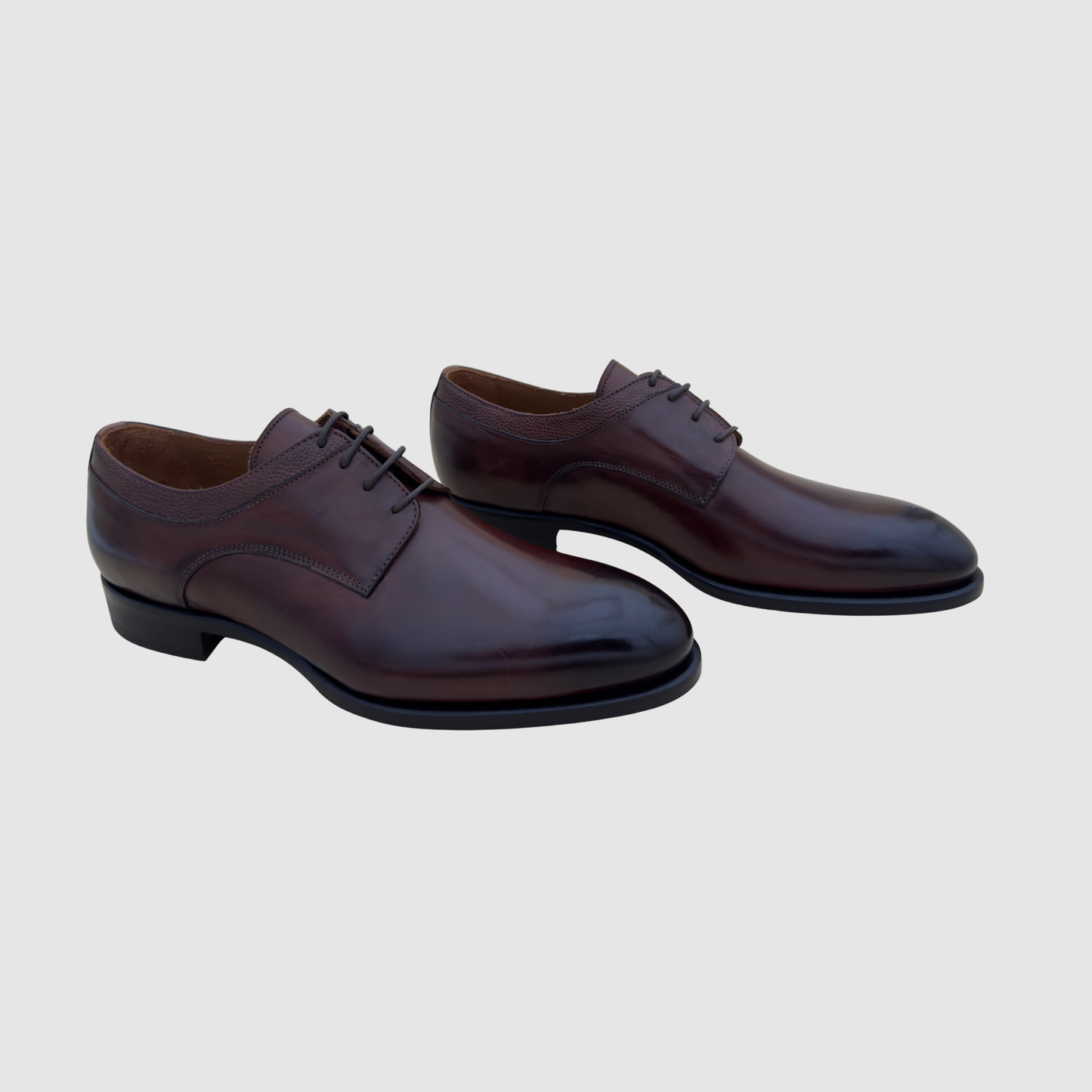 Paire de derby homme cuir patiné bordeaux style élégant et raffiné