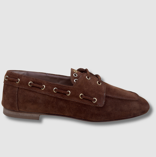 Mocassin derby femme en cuir suédé marron cuoio, chaussure artisanale italienne élégante et casual