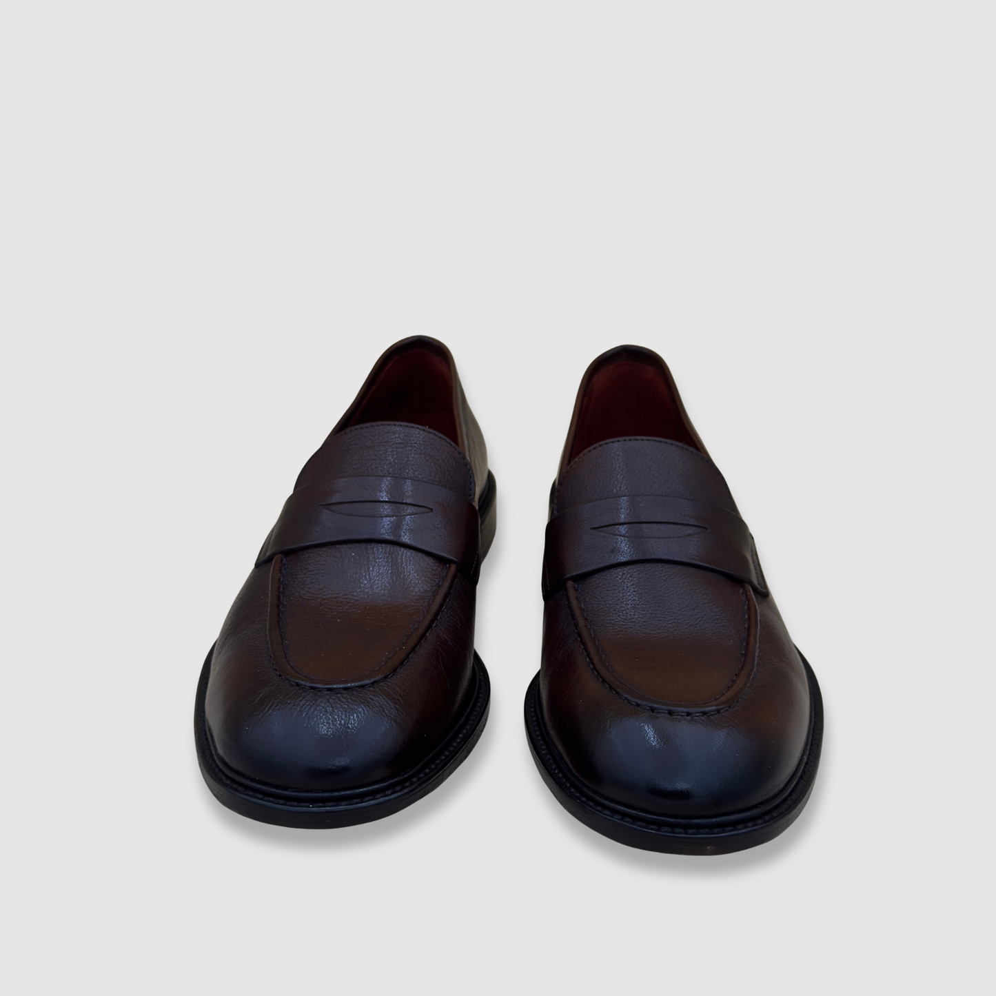 Mocassin homme cuir acajou pleine fleur profil élégant finition artisanale italienne