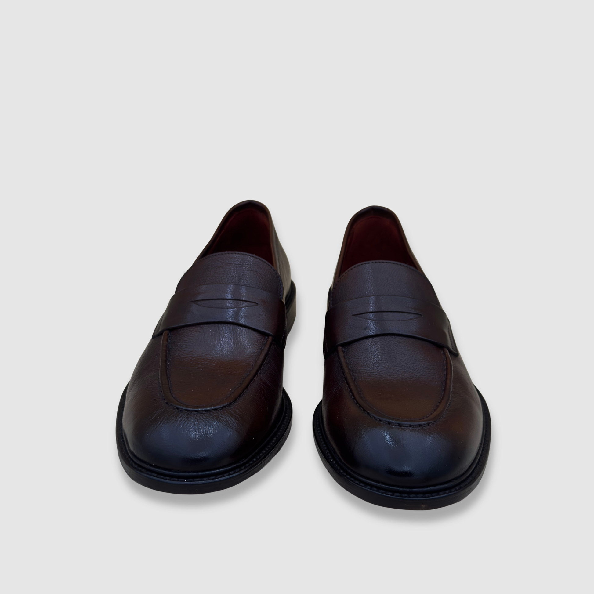 Mocassin homme cuir acajou pleine fleur profil élégant finition artisanale italienne