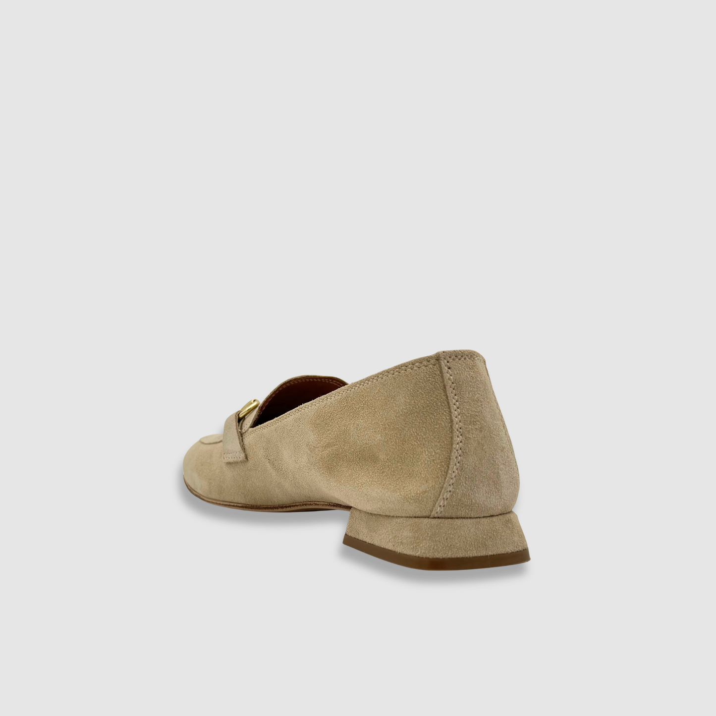 Mocassins cuir suède beige vue arrière finition artisanale