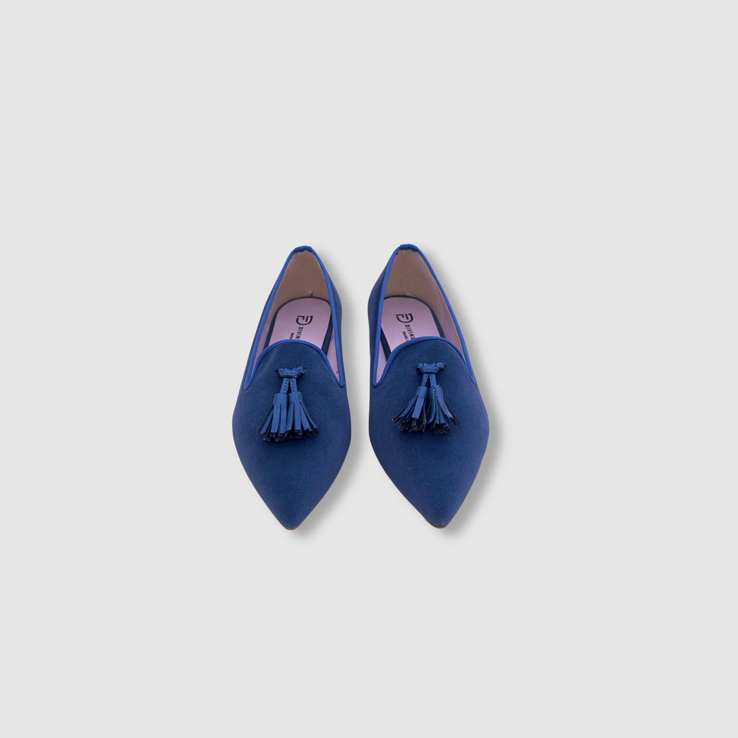 Paire de mocassins femme bleu en velours, style chic et moderne